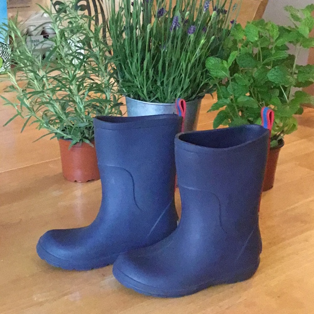 Totes boots 9-10